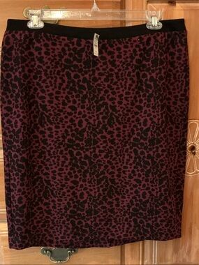 NWT 14W TALBOTS Talbots Plum and Black Animal-Print Pencil Skirt